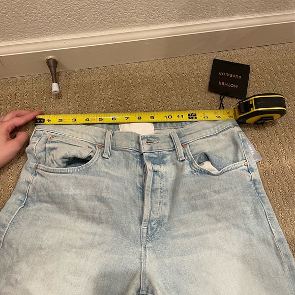 Mother Scrapped Cuff Ankle Fray - Picture 5 of 6